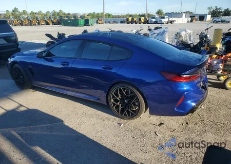 2022 BMW M8 из США, поврежденный, VIN WBSGV0C07NCH48337